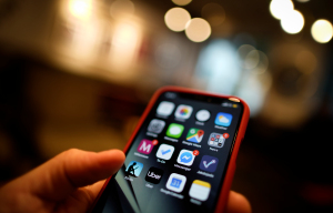 Avertissement-darnaque-WhatsApp-alors-que-les-fraudeurs-se-font-passer